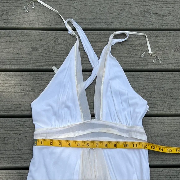 Bebe: Vintage Elegant White Plunge Criss-Cross Dress. Size Medium. - Picture 8 of 13